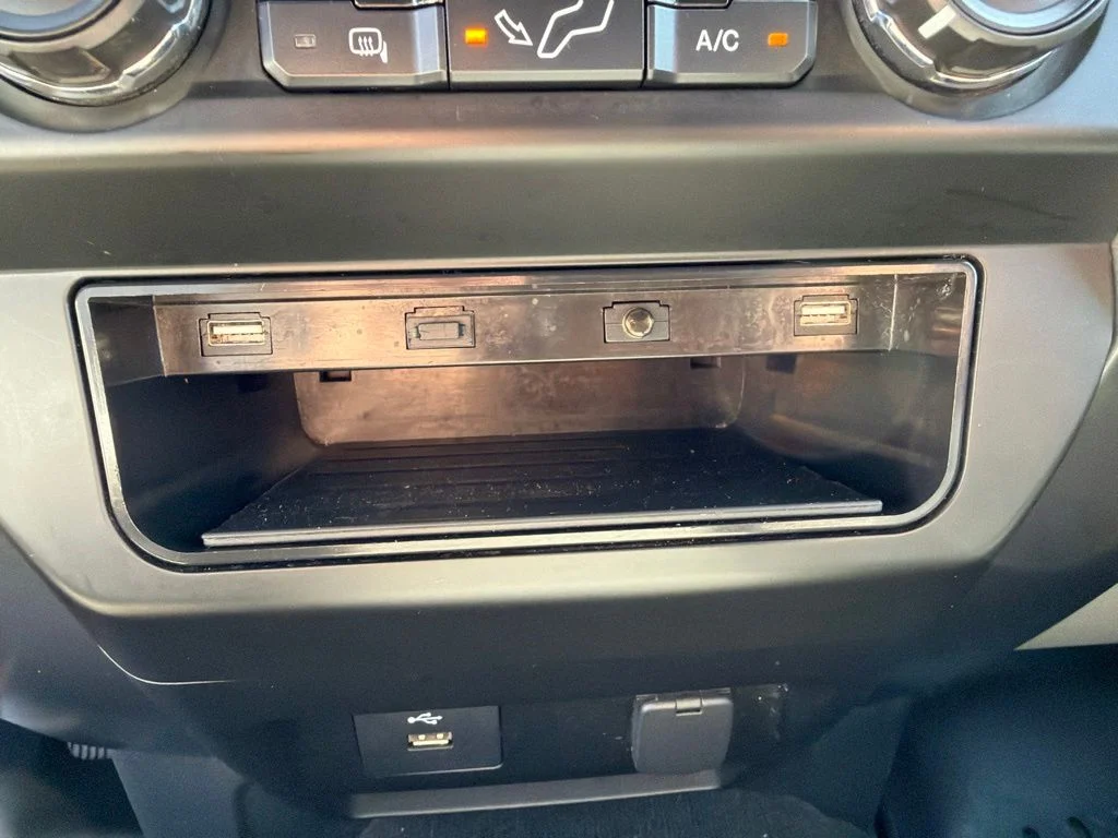 Used 2019 Magnetic Metallic Ford XLT image 29