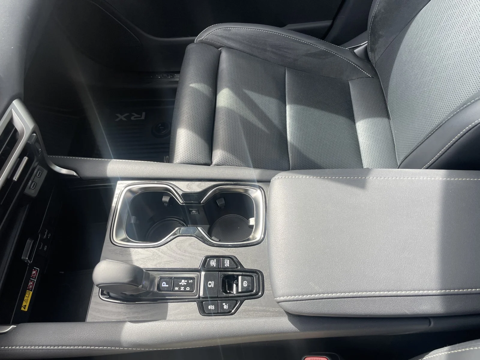 Used 2025 Iridium Lexus Luxury image 25