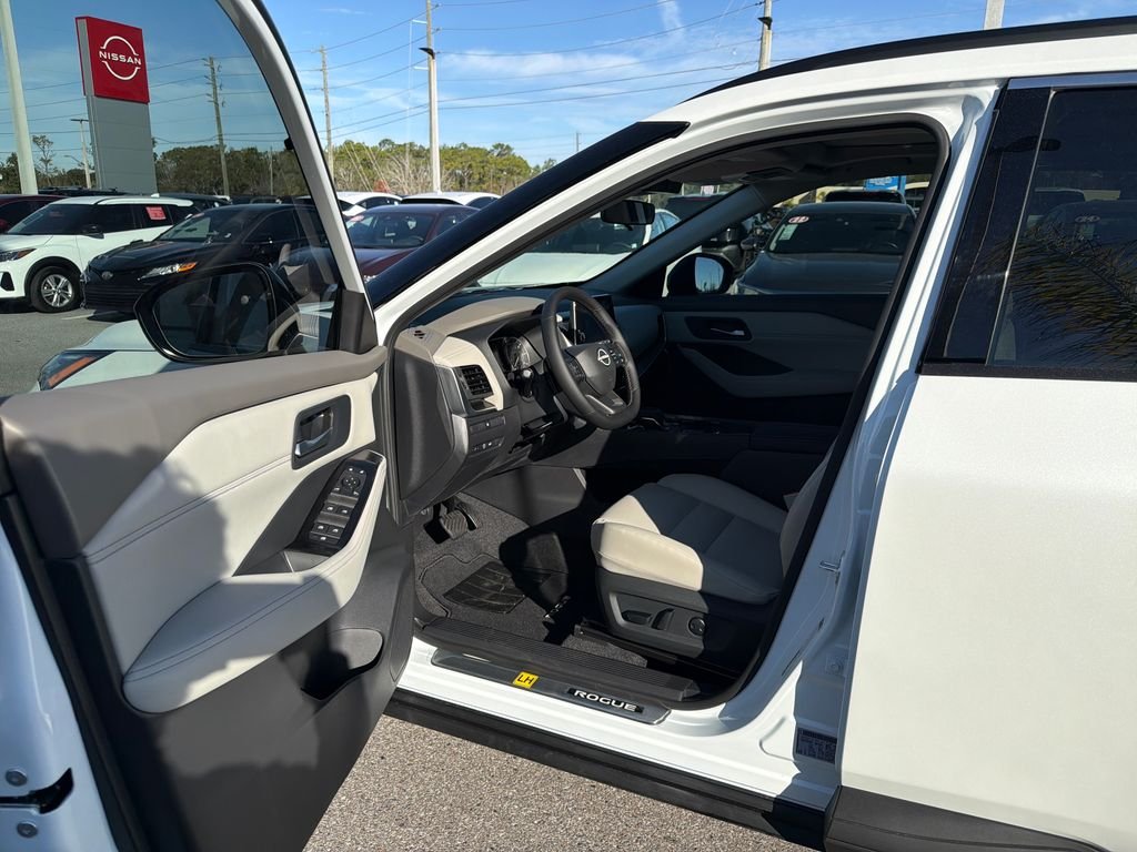 New 2026 Nissan Rogue Dark Armor 4D Sport Utility