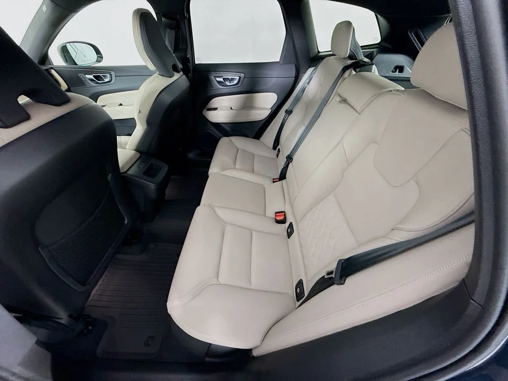 2026 Volvo XC60 Plus - Photo 25