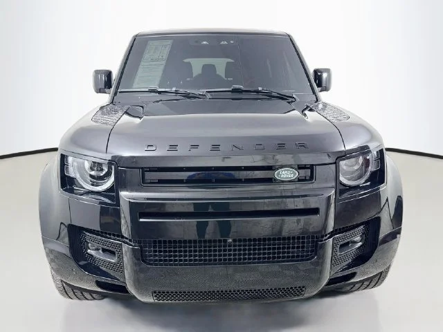 Certified Used 2025 Santorini Black Metallic Land Rover X-Dynamic SE image 2