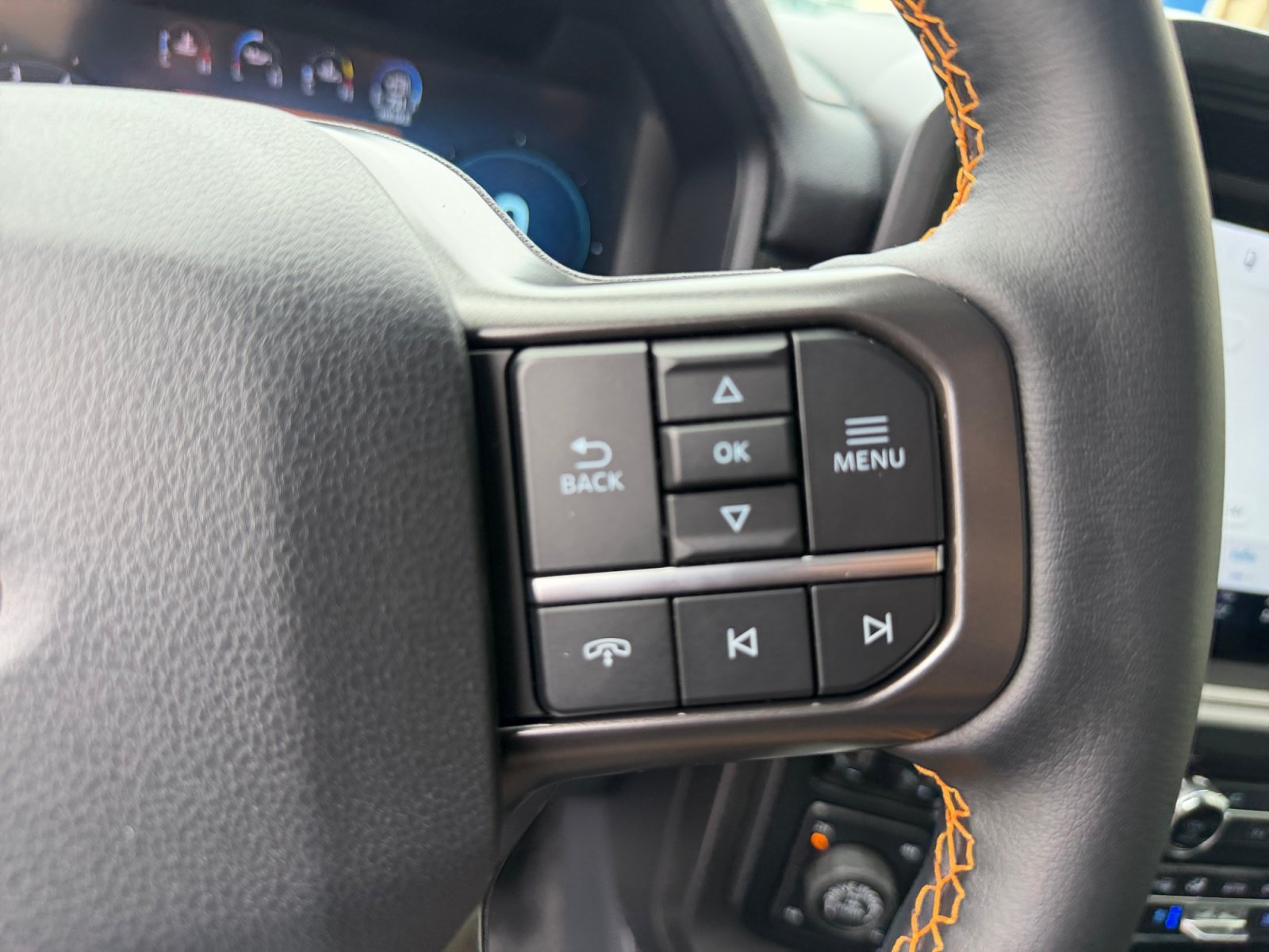 New 2026 Carbonized Gray Metallic Ford Tremor image 25