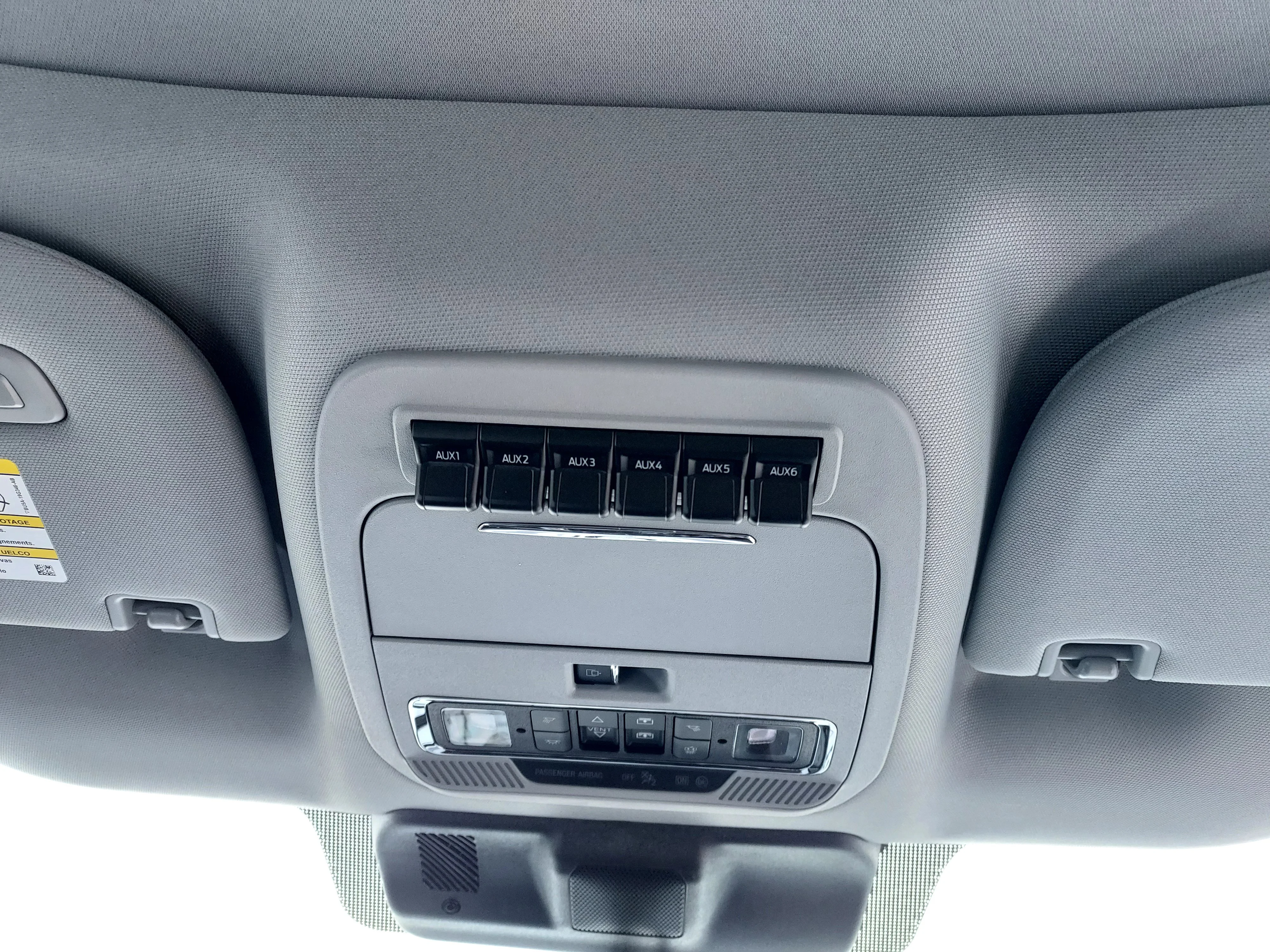 New 2026 Star White Metallic Tri-Coat Ford LARIAT image 27