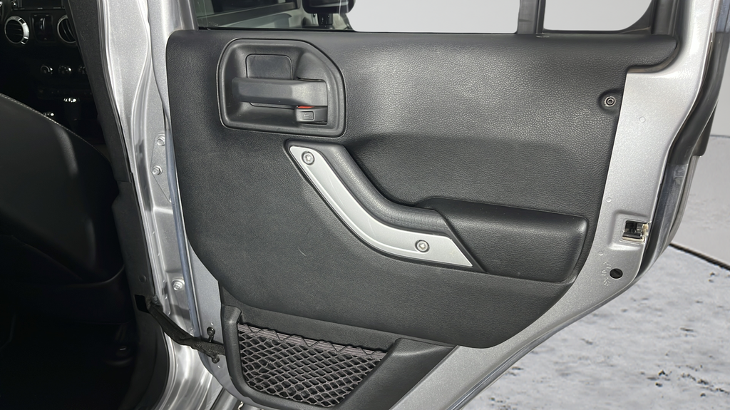Used 2016 Billet Silver Metallic Jeep Unlimited Rubicon image 13