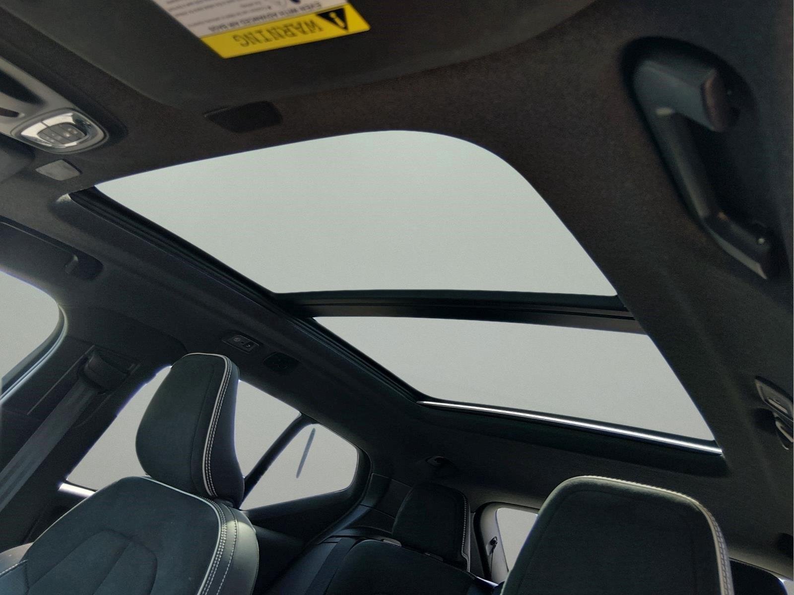 Used 2019 Fusion Red Metallic Volvo R-Design image 18