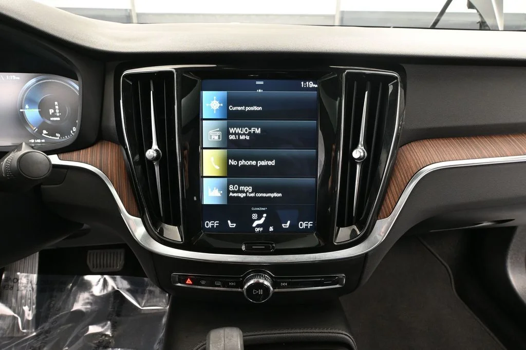 2022 Volvo S60 R-Design Expression - Photo 33
