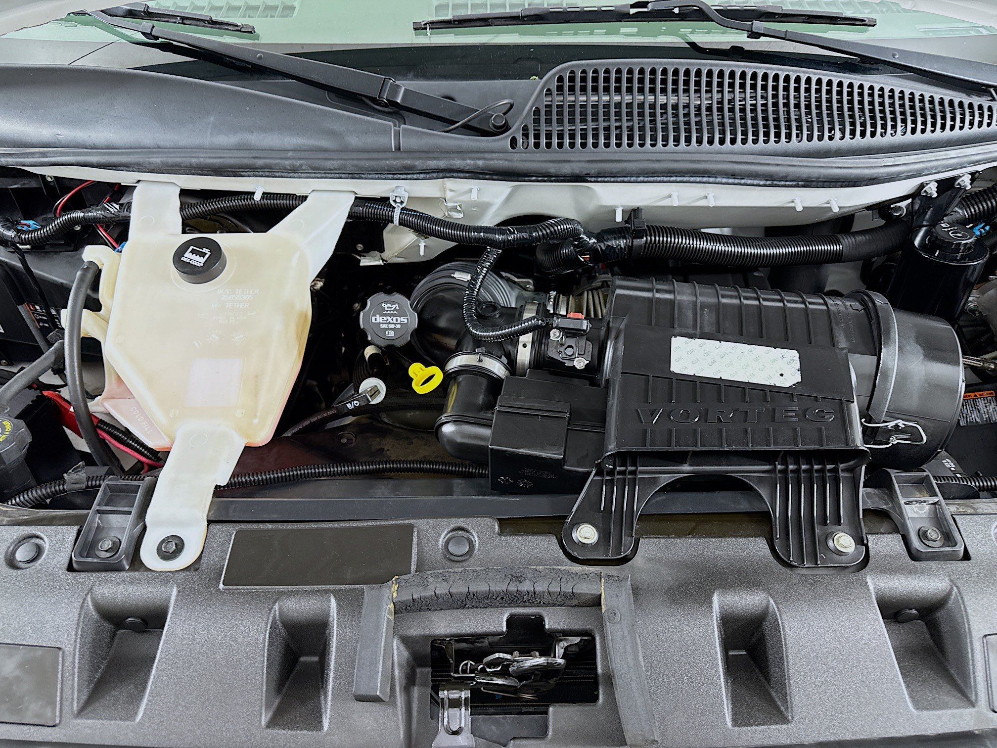 Used 2020 Summit White Chevrolet WT image 28