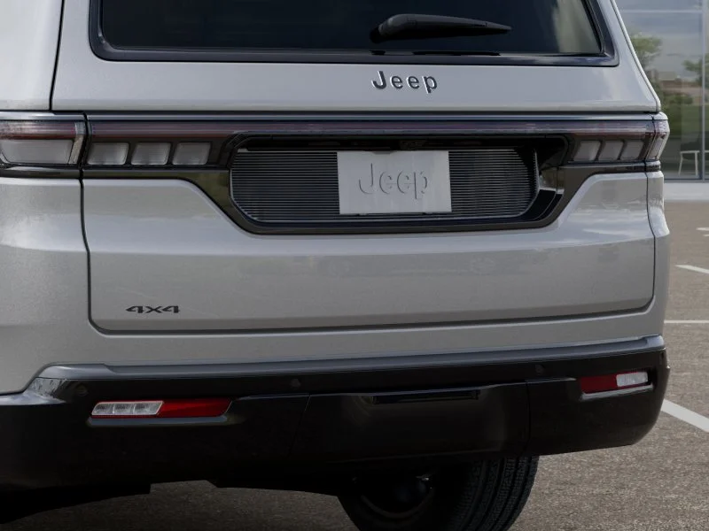 New 2026 Silver-Zynith Exterior Paint Jeep Limited Reserve image 40