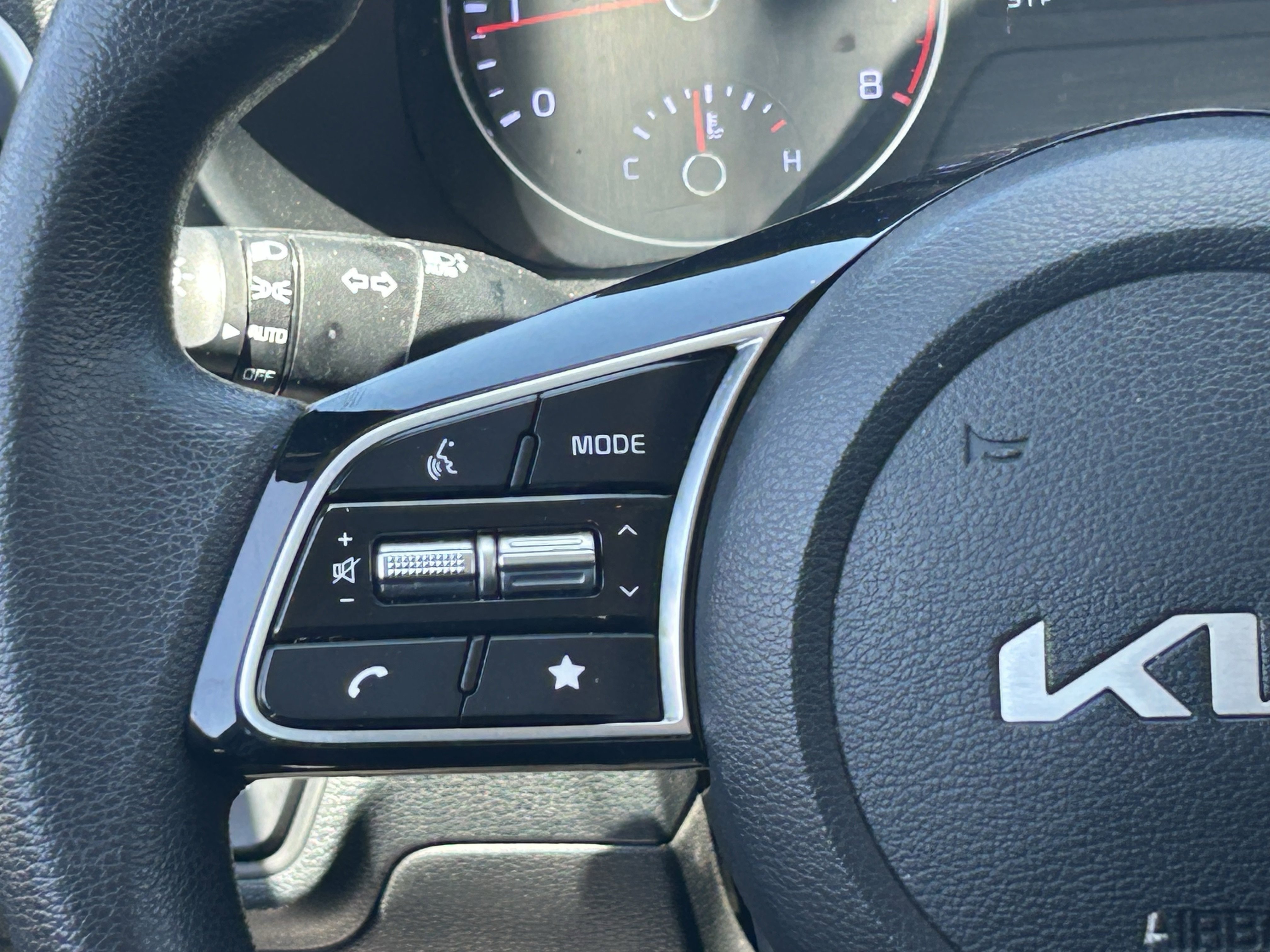 2024 Kia Forte LXS - Photo 22