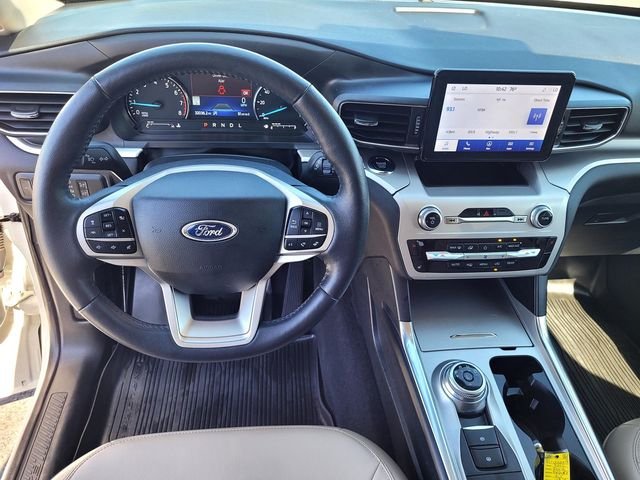Used 2022 White Ford XLT image 9