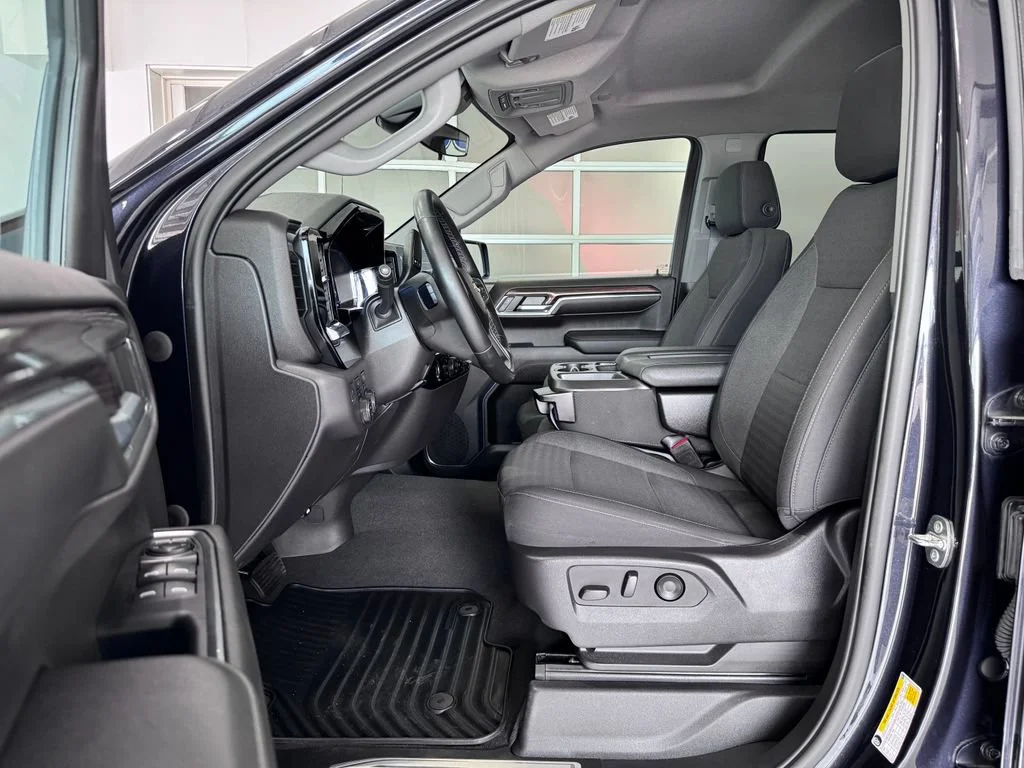 2023 Chevrolet Silverado 1500 LT - Photo 11