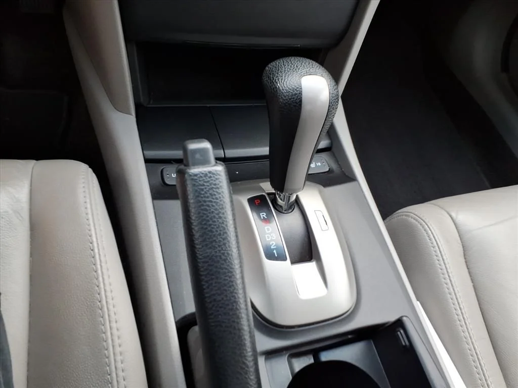 Used 2010  Honda EX-L image 23
