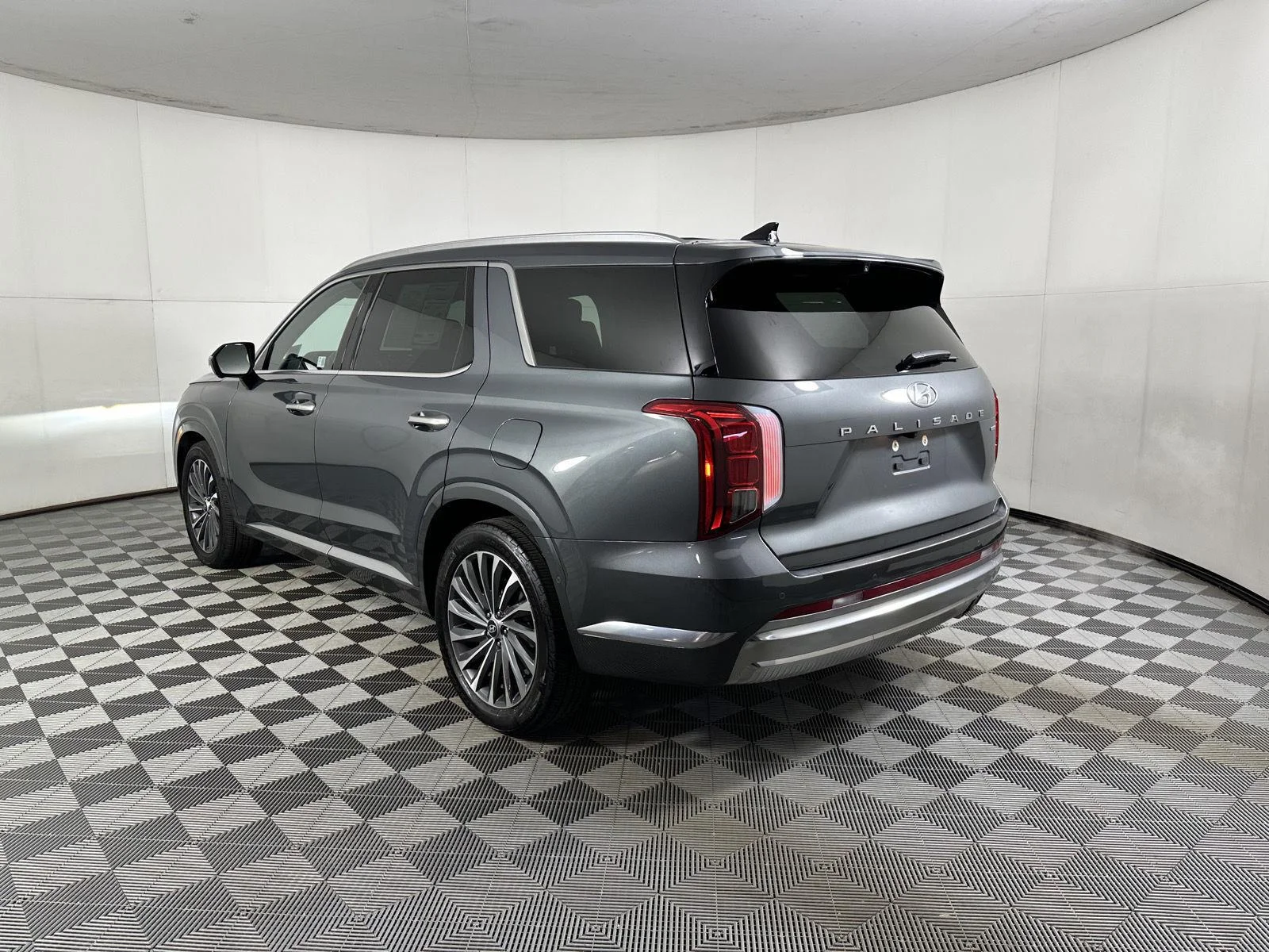 Used 2024 Steel Graphite Hyundai Calligraphy image 14