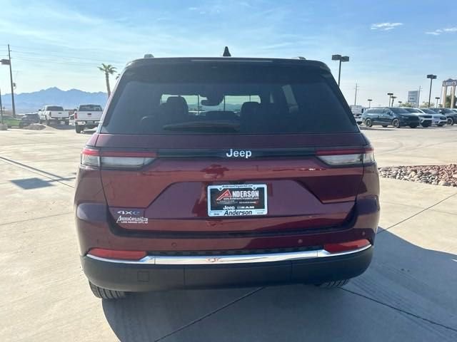 New 2024 Velvet Red Pearl-Coat Exterior Paint Jeep 4xe image 4