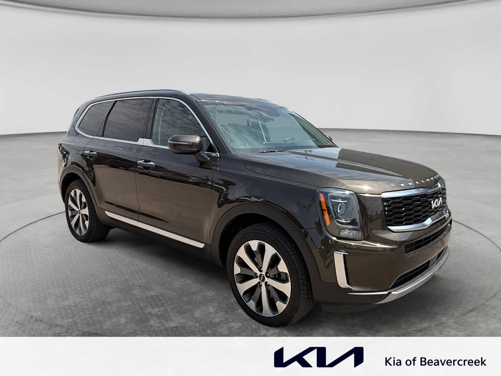 Used 2022 Dark Moss Kia S image 3
