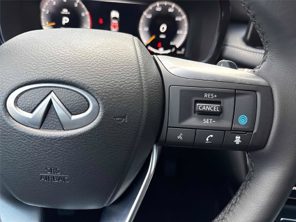 Used 2025 Black INFINITI LUXE image 19