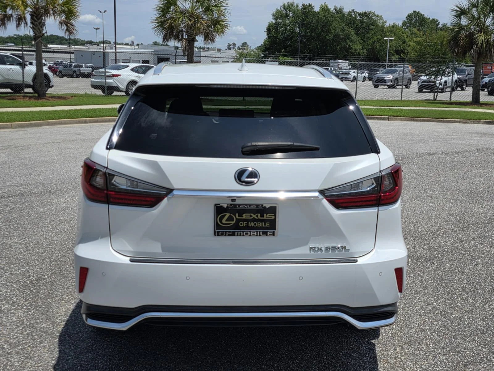 Used 2020 White Pearl Lexus 350L image 3