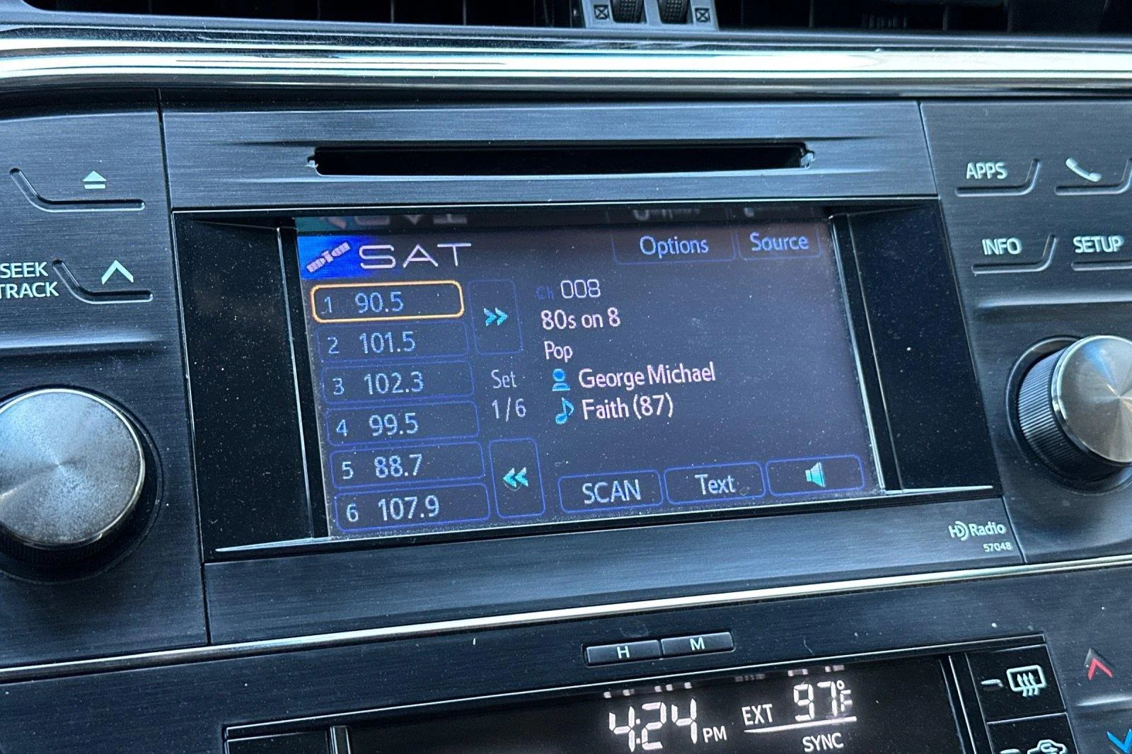 Used 2014 Creme Brulee Mica Toyota XLE Touring image 17