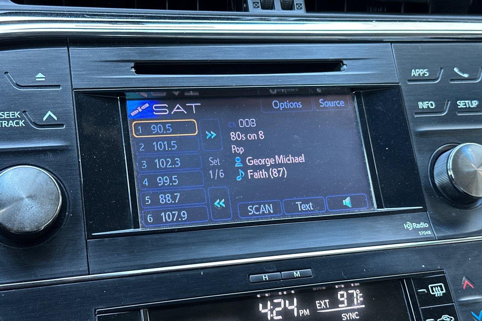 Used 2014 Creme Brulee Mica Toyota XLE Touring image 17