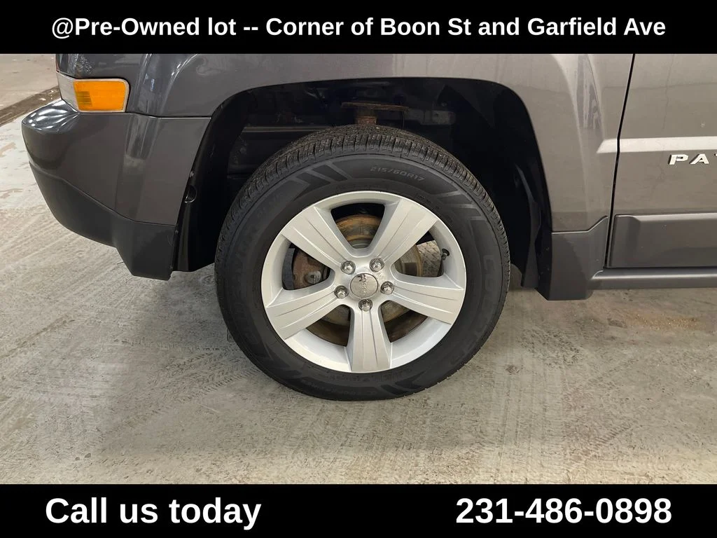 Used 2014 Gray Jeep Latitude image 11
