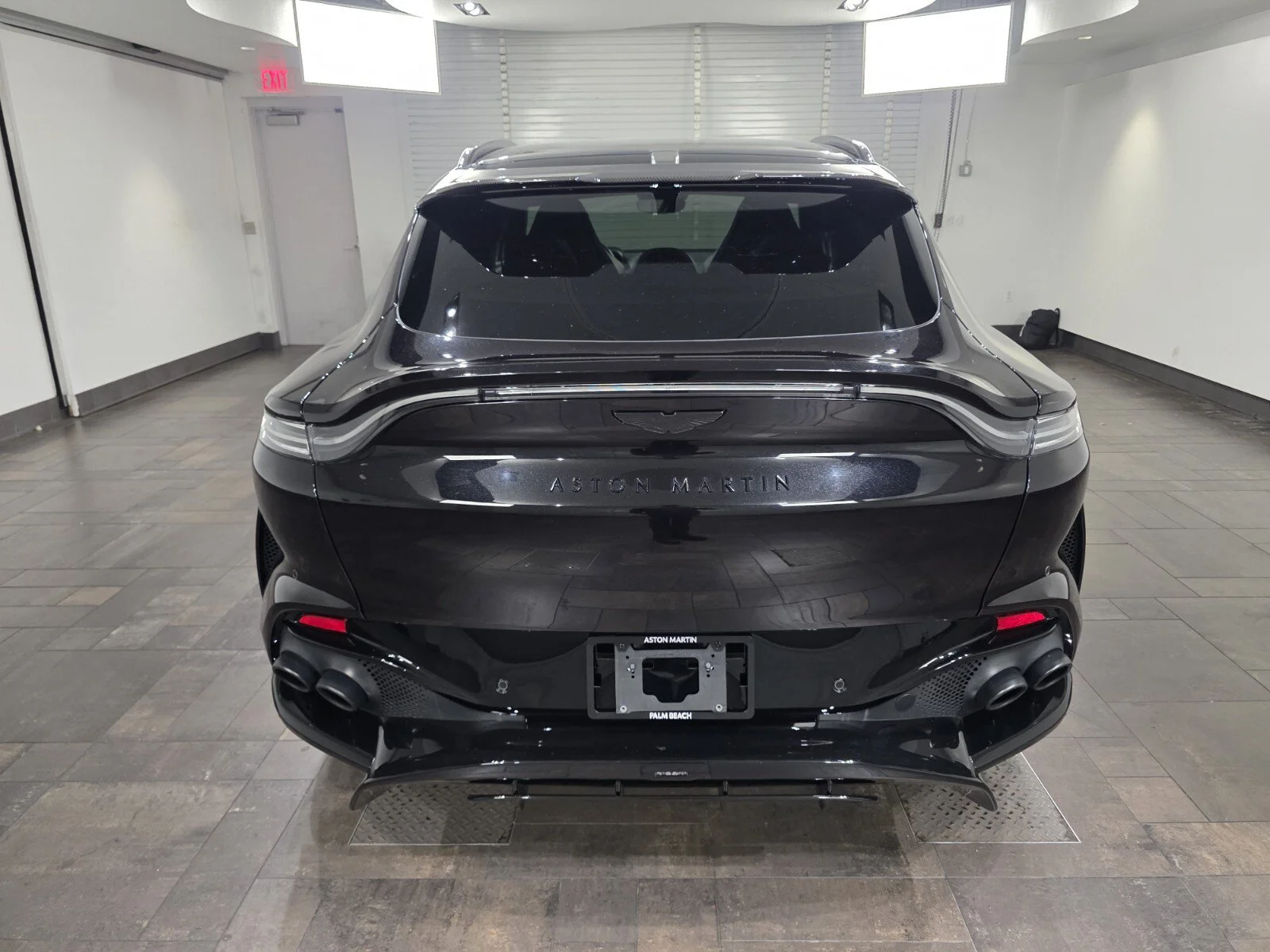 Used 2023 Onyx Black Aston Martin 707 image 21