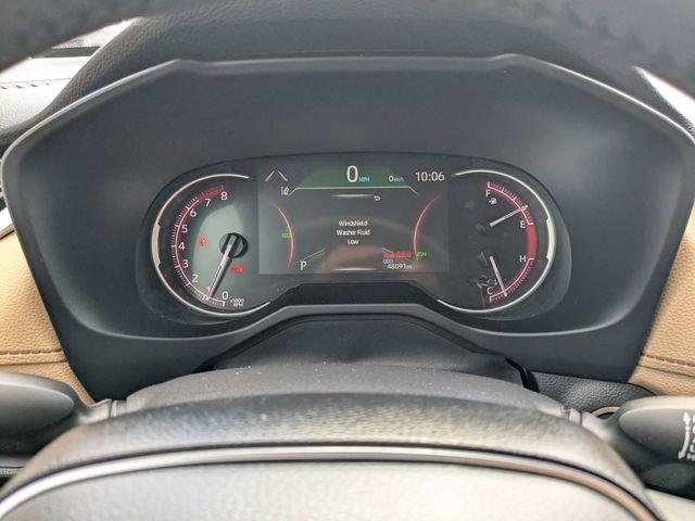 Used 2025 Beige Toyota XLE Premium image 28