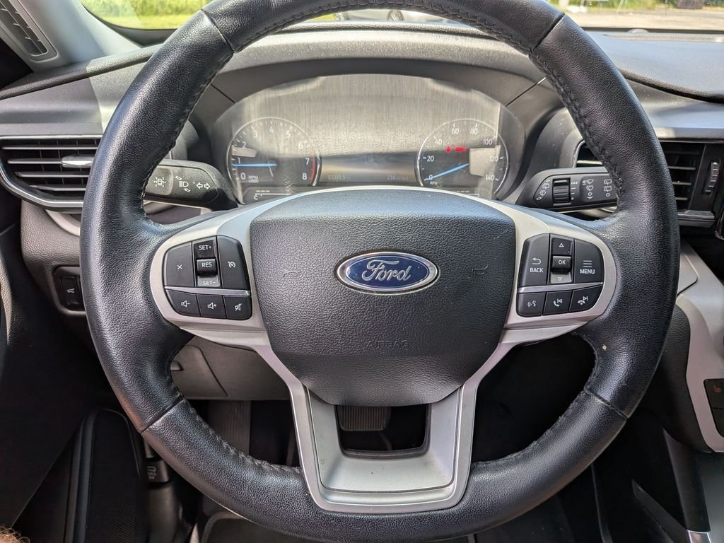 Used 2023 Black Ford XLT image 11
