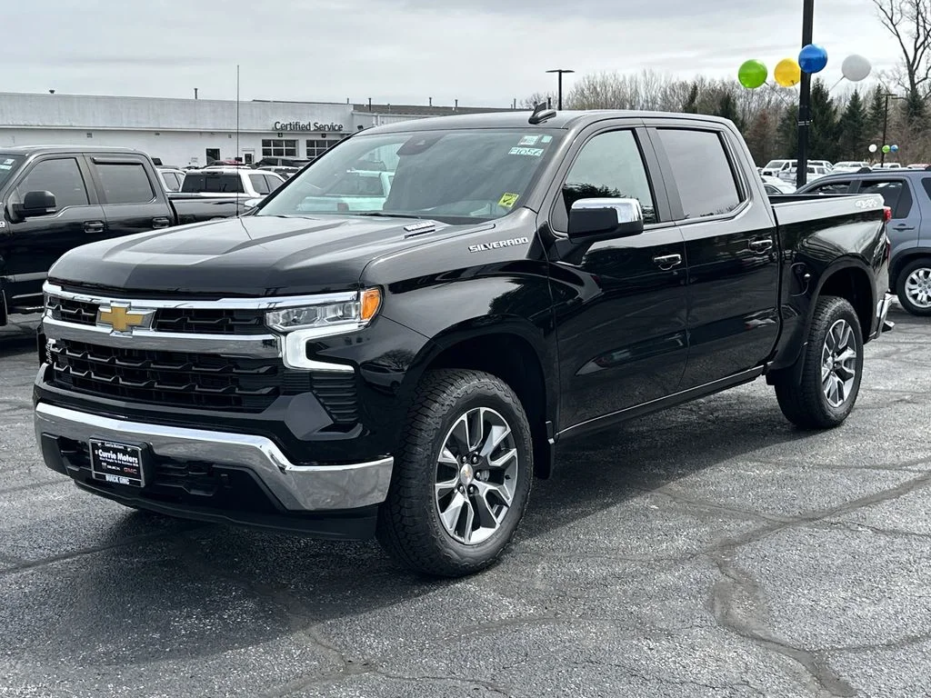 Used 2025 Black Chevrolet LT image 4