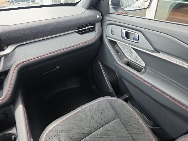2026 Ford Explorer ST - Photo 14
