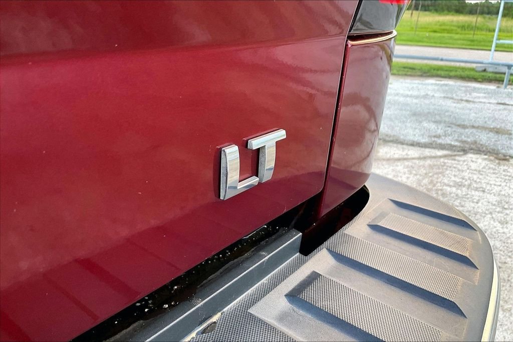 Used 2016 Red Chevrolet LT image 21