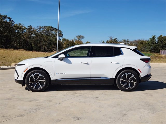 2025 Chevrolet Equinox EV 1LT photo 3