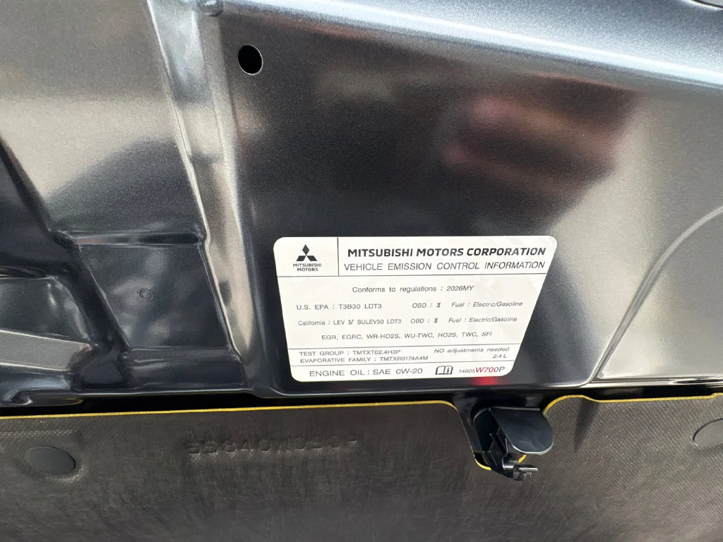 New 2026 Gray Mitsubishi SEL image 74