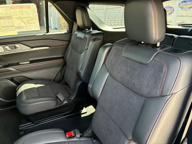 New 2026 Star White Metallic Tri-Coat Ford ST image 9