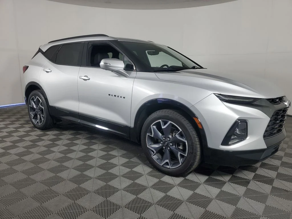 Used 2021 Silver Chevrolet RS image 2