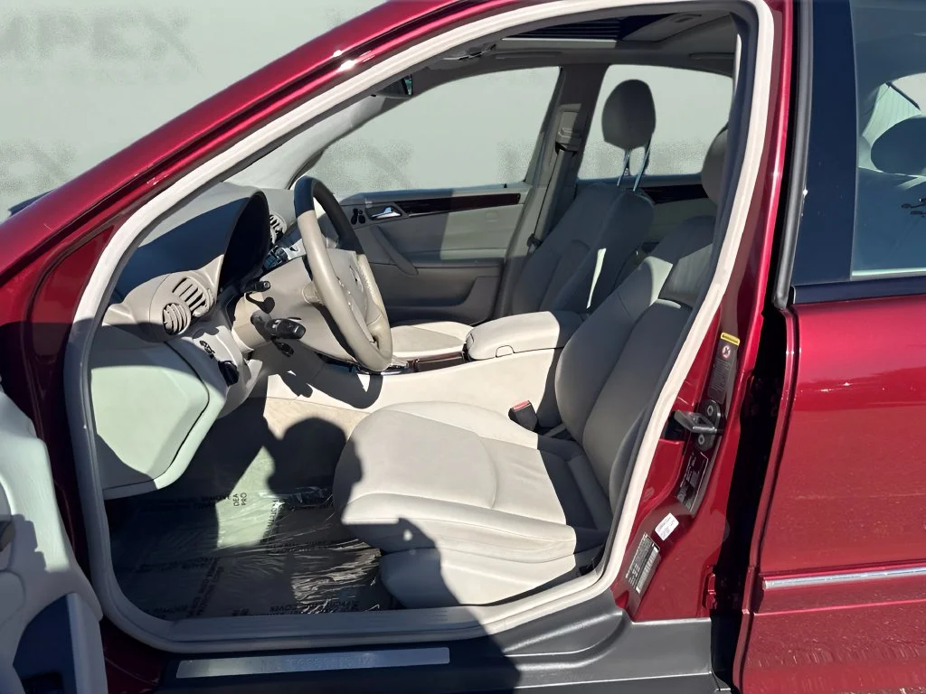 Used 2004 Red Mercedes-Benz C 320 image 9