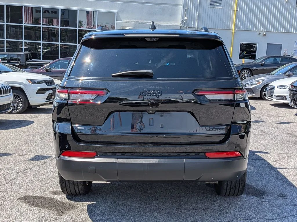 Used 2023 Black Jeep Limited image 7