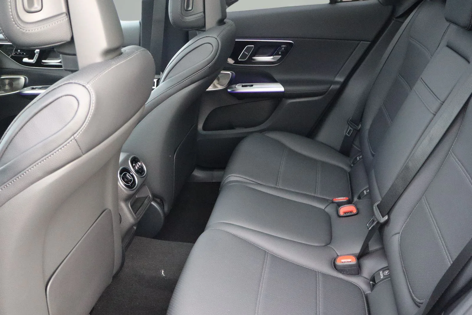 Used 2026 Blue Mercedes-Benz GLC 300 image 14