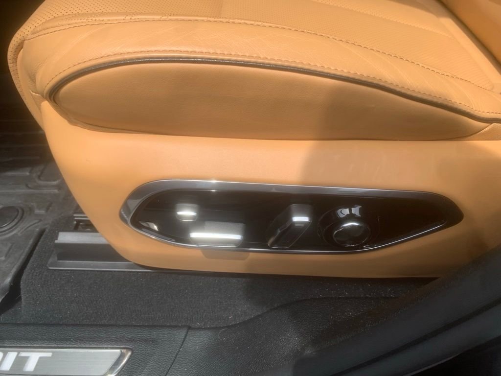 Used 2022 Brown Jeep Summit 4xe image 12