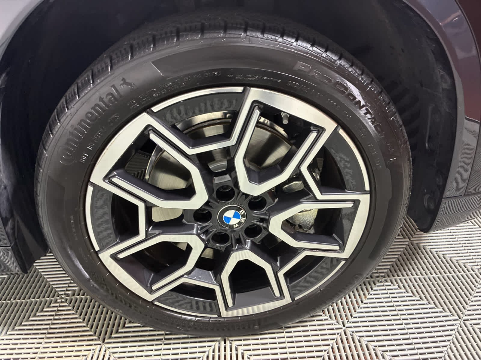 Used 2026 Black Sapphire Metallic BMW xDrive28i image 13