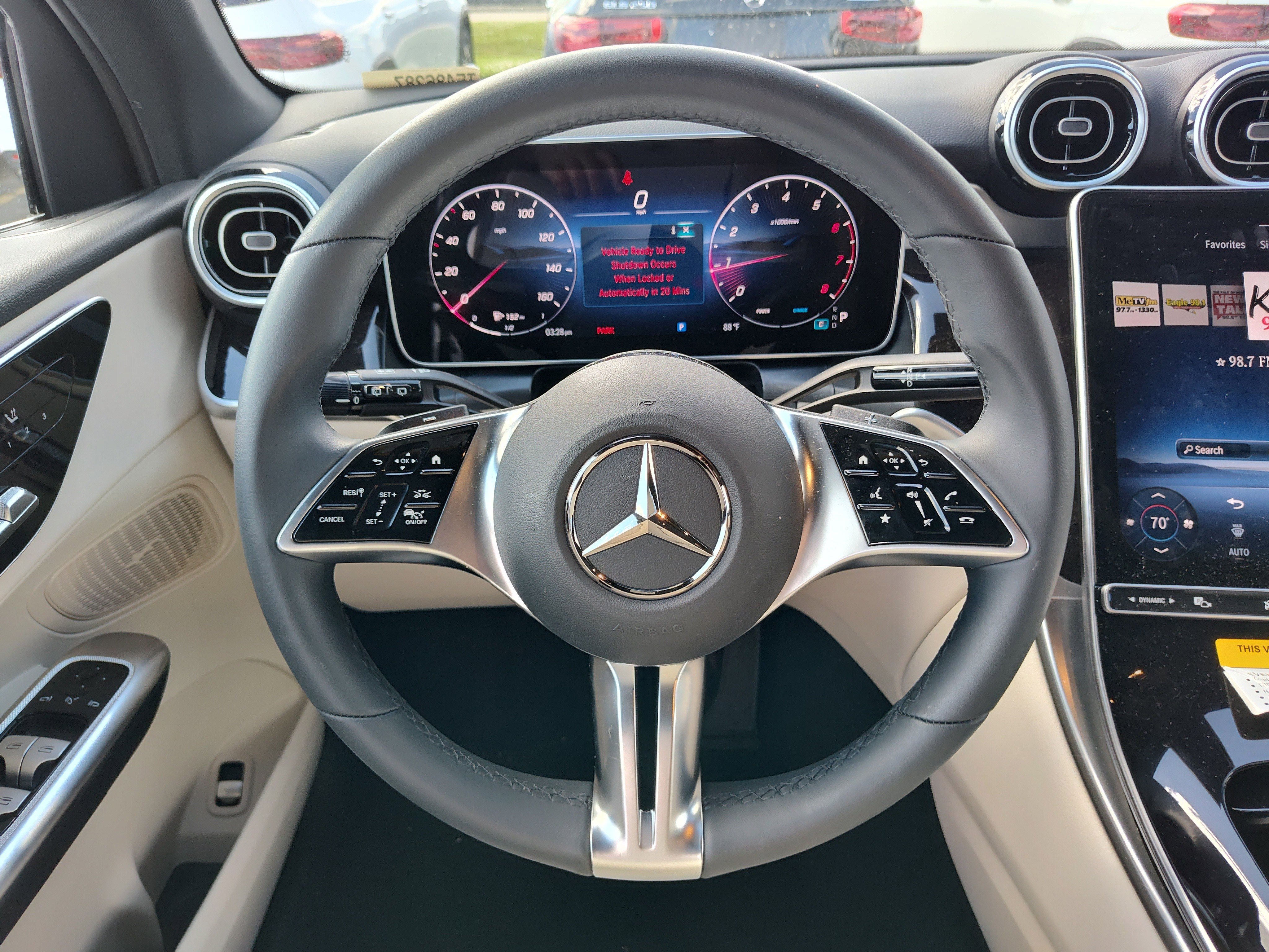New 2026 Polar White Mercedes-Benz GLC 300 image 22