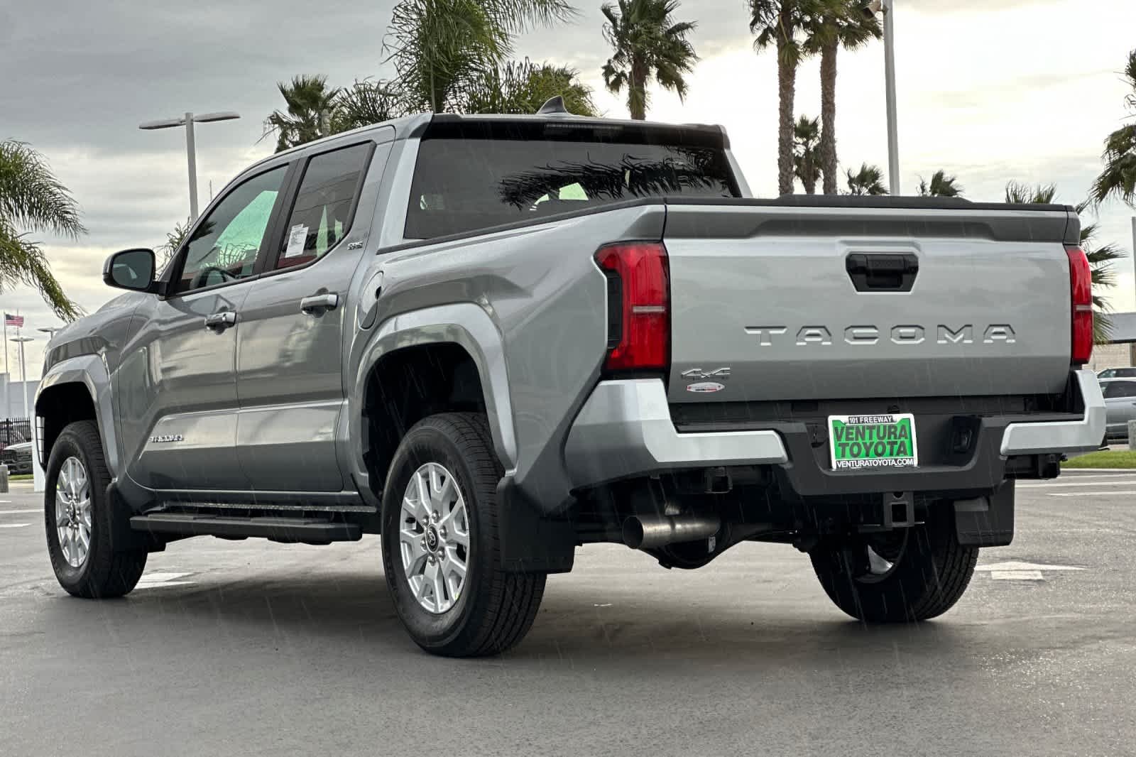 2026 Toyota Tacoma SR5 - Photo 6