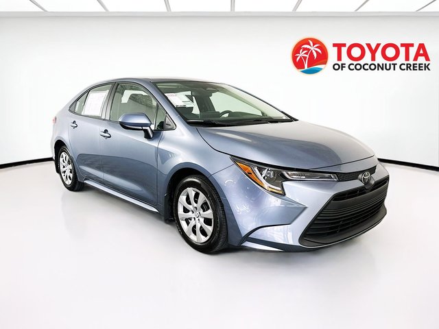 2025 Toyota Corolla media 1