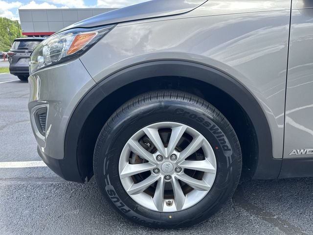 Used 2018 Silver Kia LX image 21