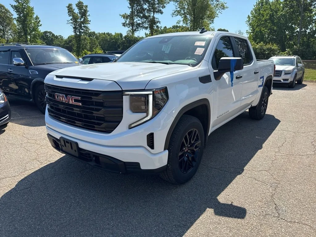 2024 GMC Sierra Pro 4WD Crew Cab Short Box's photo