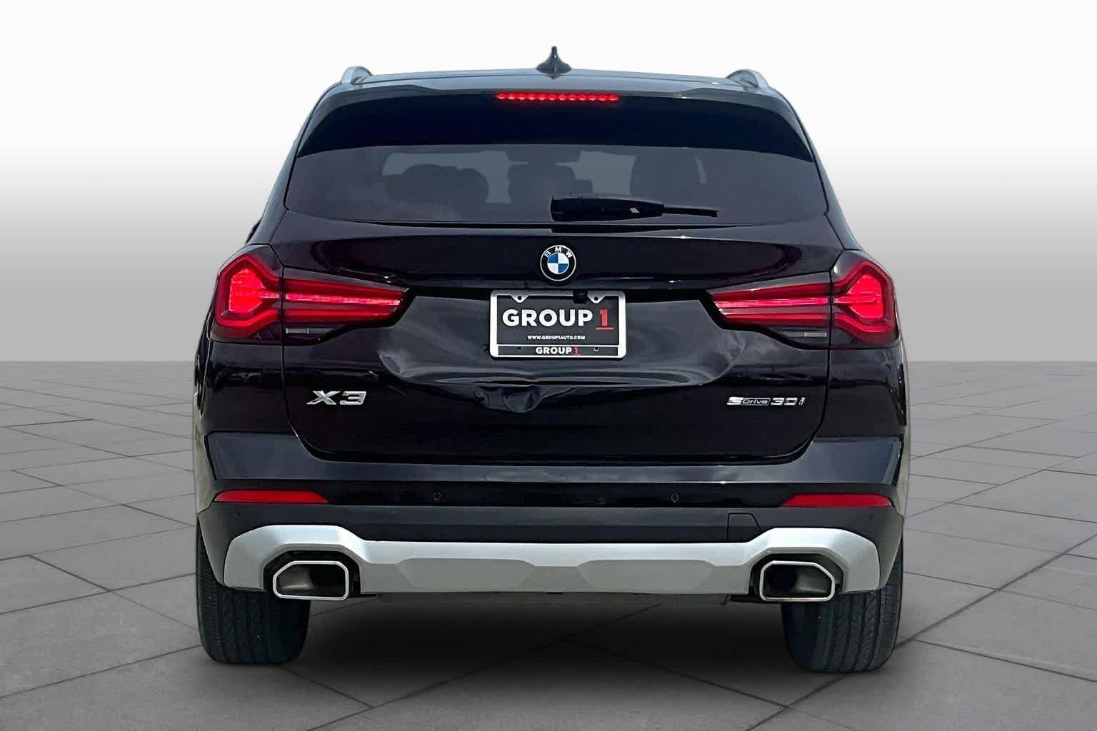 Used 2024 Jet Black BMW sDrive30i image 4