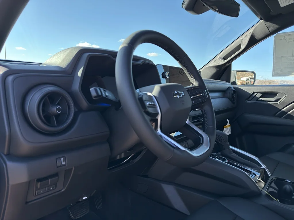 2025 Chevrolet Colorado Trail Boss - Photo 12