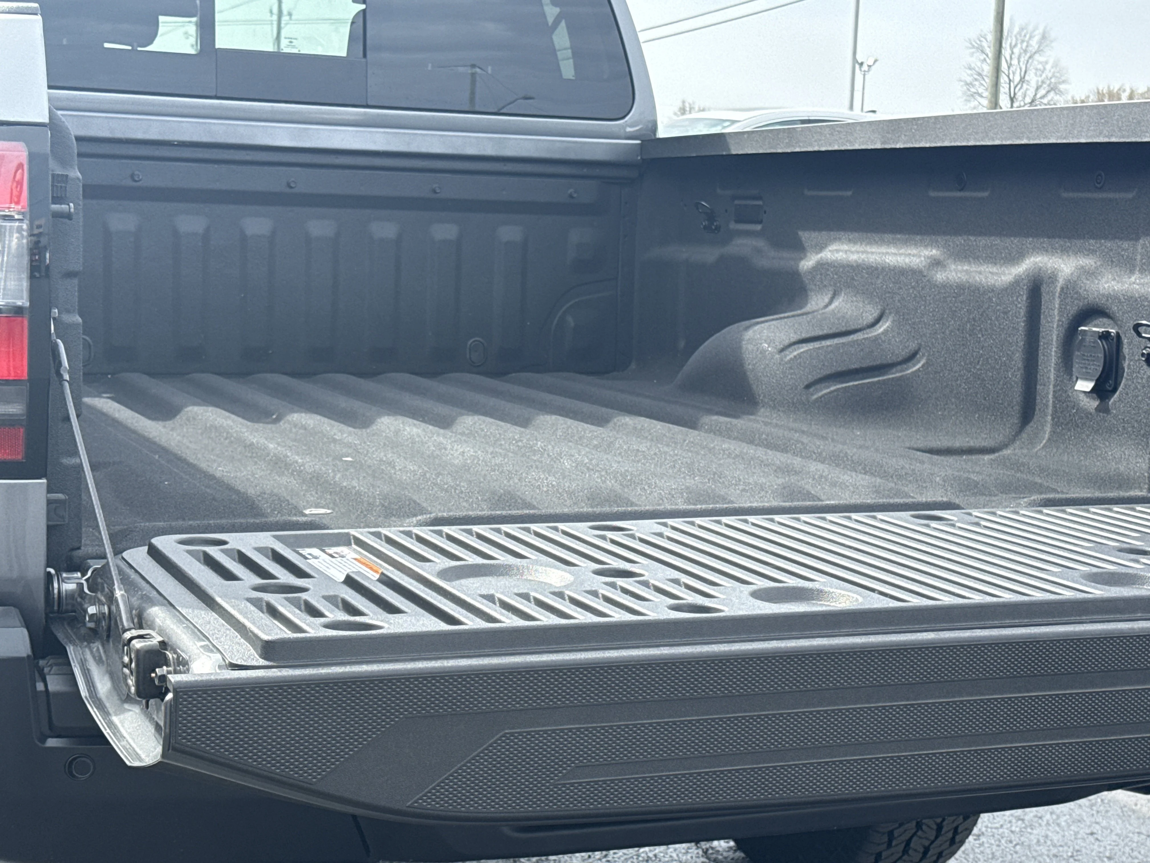 2026 Nissan Frontier S - Photo 9