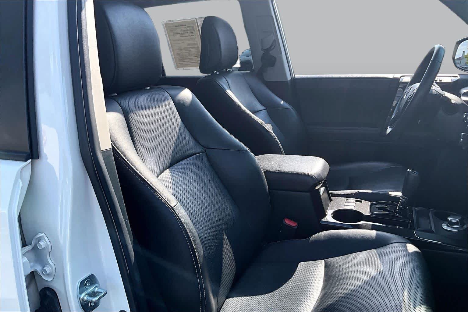 Used 2021 Blizzard Pearl Toyota Nightshade image 9