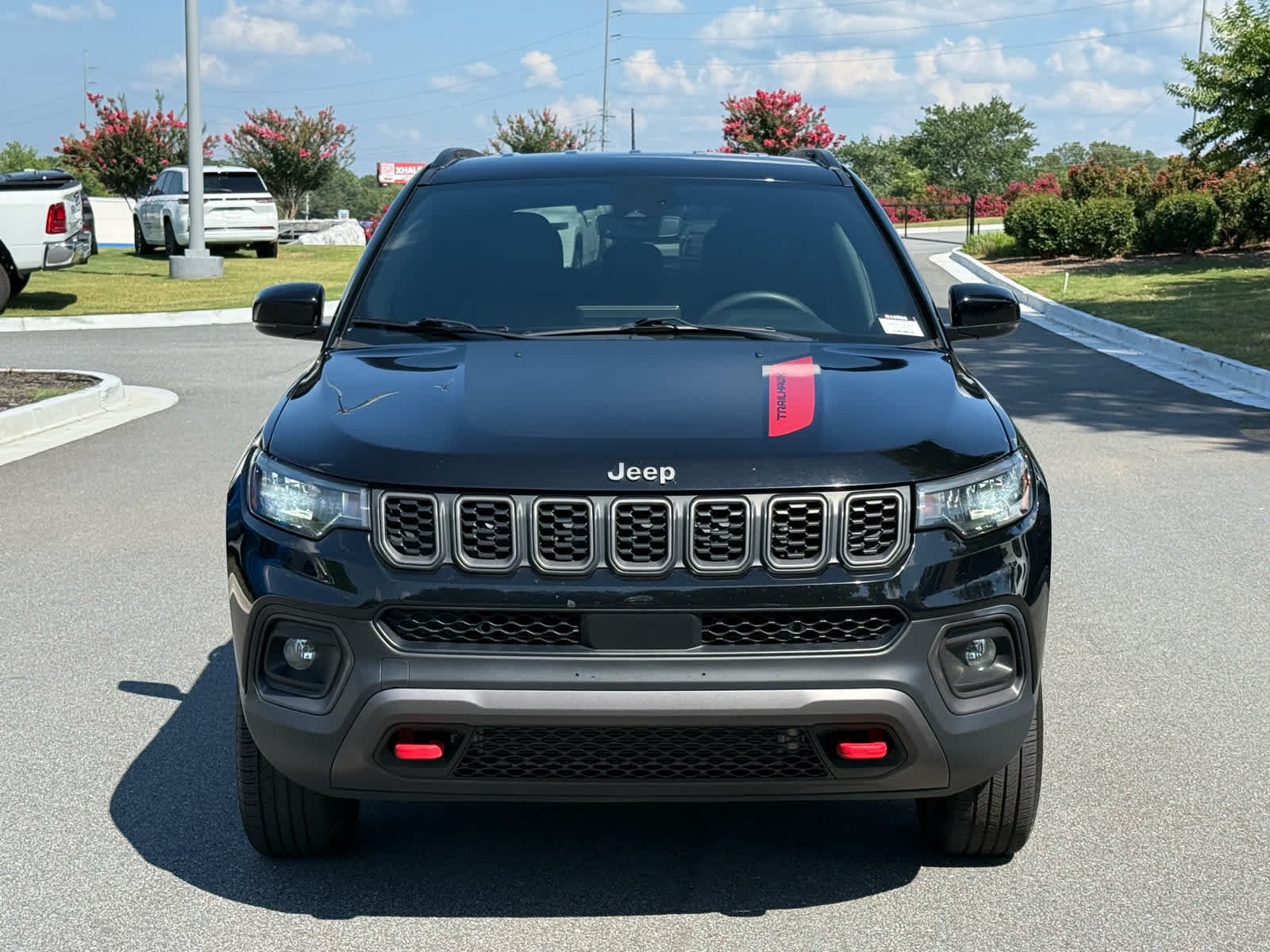 Used 2024 Diamond Black Crystal Pearlcoat Jeep Trailhawk image 8