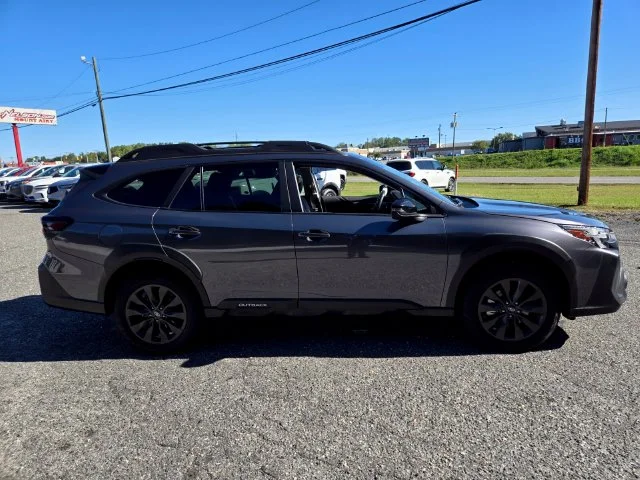 Used 2025 Gray Subaru Onyx Edition image 9